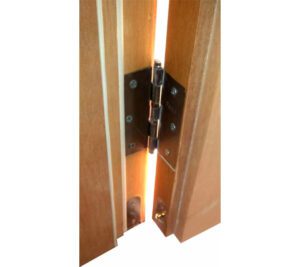 Batente de madeira Dobradiça